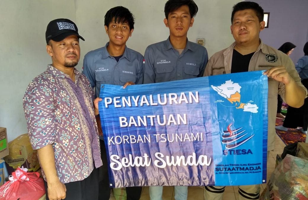 Mahasiswa STIESA Salurkan Bantuan ke Posko Tsunami Banten