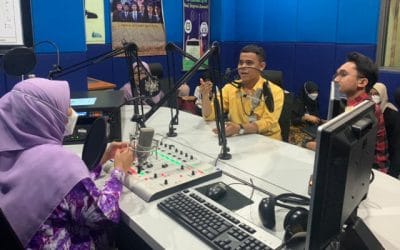 Mahasiswa STIESA Siaran di Radio Kolej Universiti Islam Antarabangsa Selangor, Malaysia