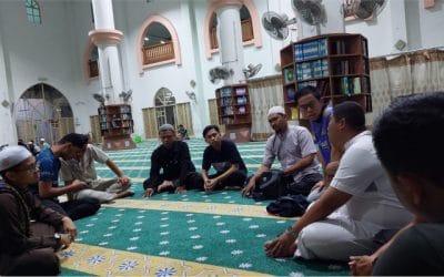Mahasiswa STIESA Ikuti Kajian Ba’da Maghrib di Masjid Al-Azhar Kampus KUIS, Malaysia