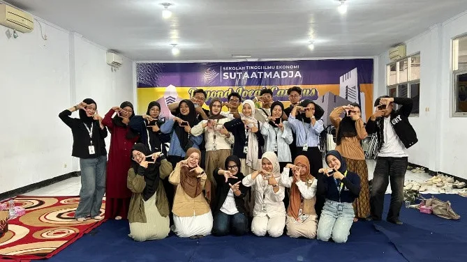 Book Party: Kolaborasi Jurnalistik Stiesa, BEM Stiesa, dan Langit Kawi dalam Meningkatkan Minat Literasi